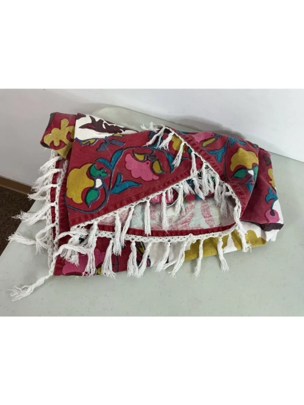 Vintage Mid Century Tablecloth Round Floral Print Fringed